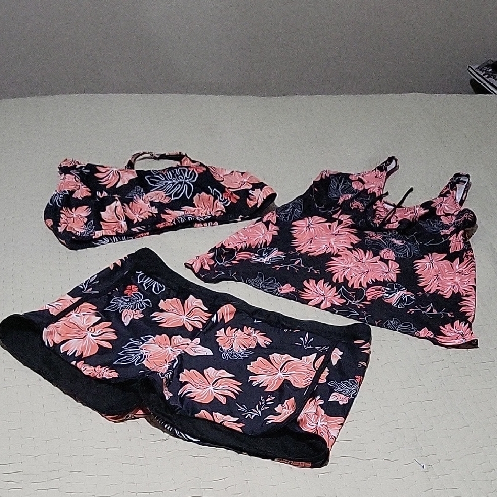 Floral Black and Peach Three-Piece Set Womens Size 22W
